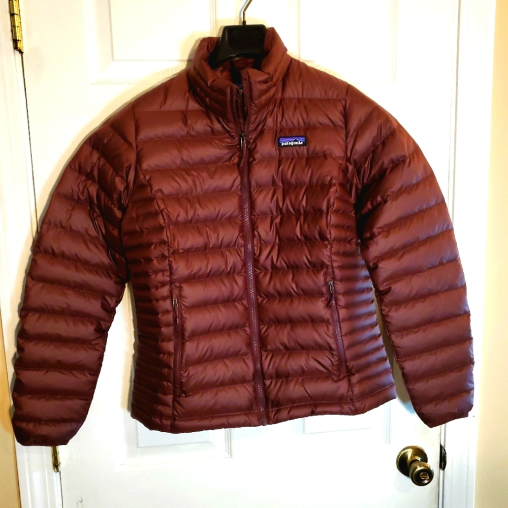 NEW NWOT Dark Ruby Patagonia Womens Down Sweater Full Zip Jacket S STY84693FA21